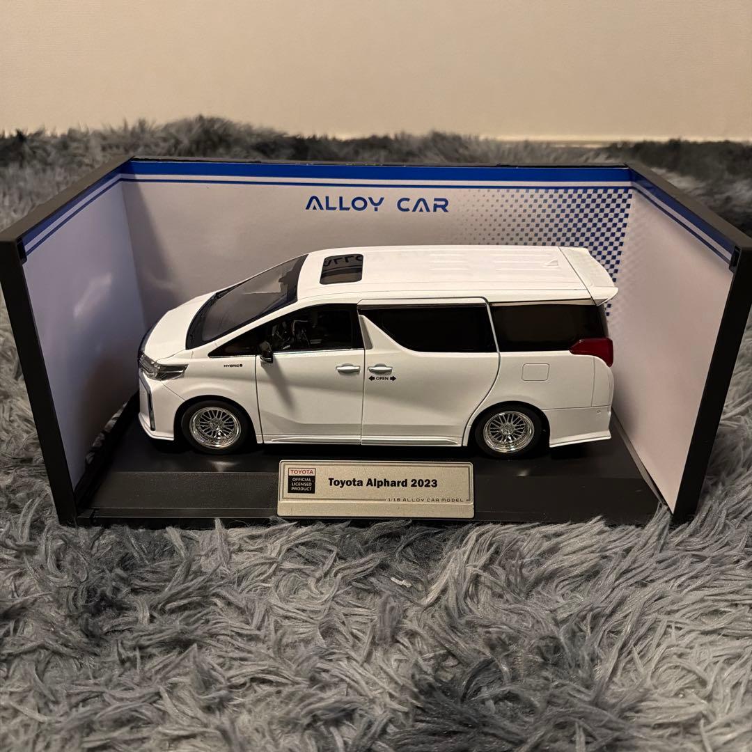 ブラック入荷！値下げ不可 トヨタ アルファード ミニカー 1/18 ホワイト