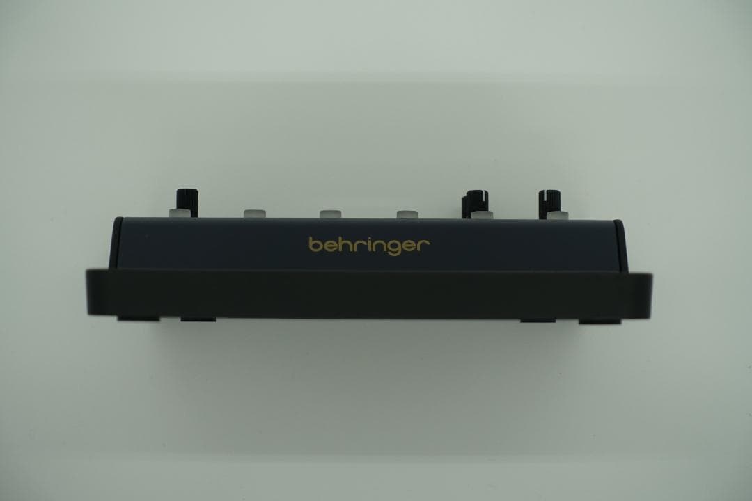 behringer JT-4000 MICRO シンセサイザー
