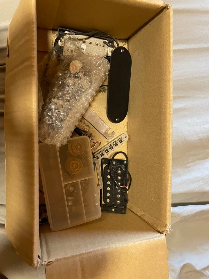 ジャンク フェルナンデス RAVELLE 塗装剥がし途中