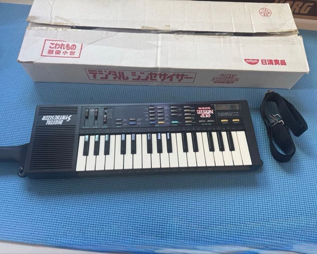 カップヌードル　シンセサイザー CASIO