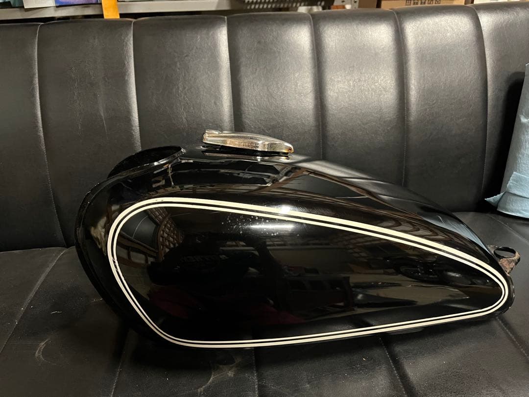 sr400 タンク　初期型　ナロー　ムール貝キャップ