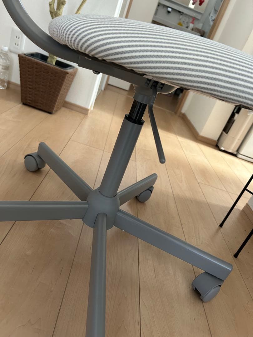IKEAデスクチェア　椅子　新品　今だけ！