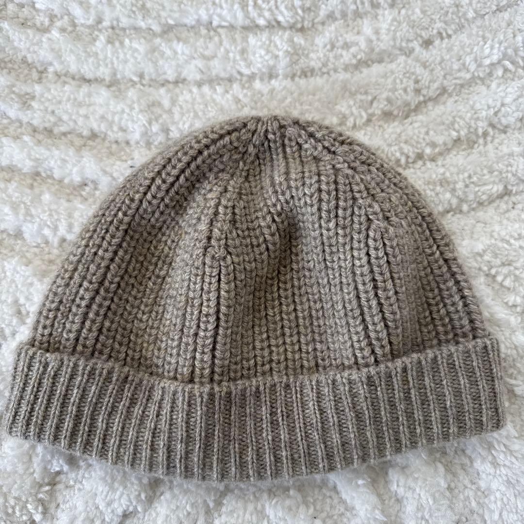 CELINE ベージュニット帽 Cロゴ刺繍