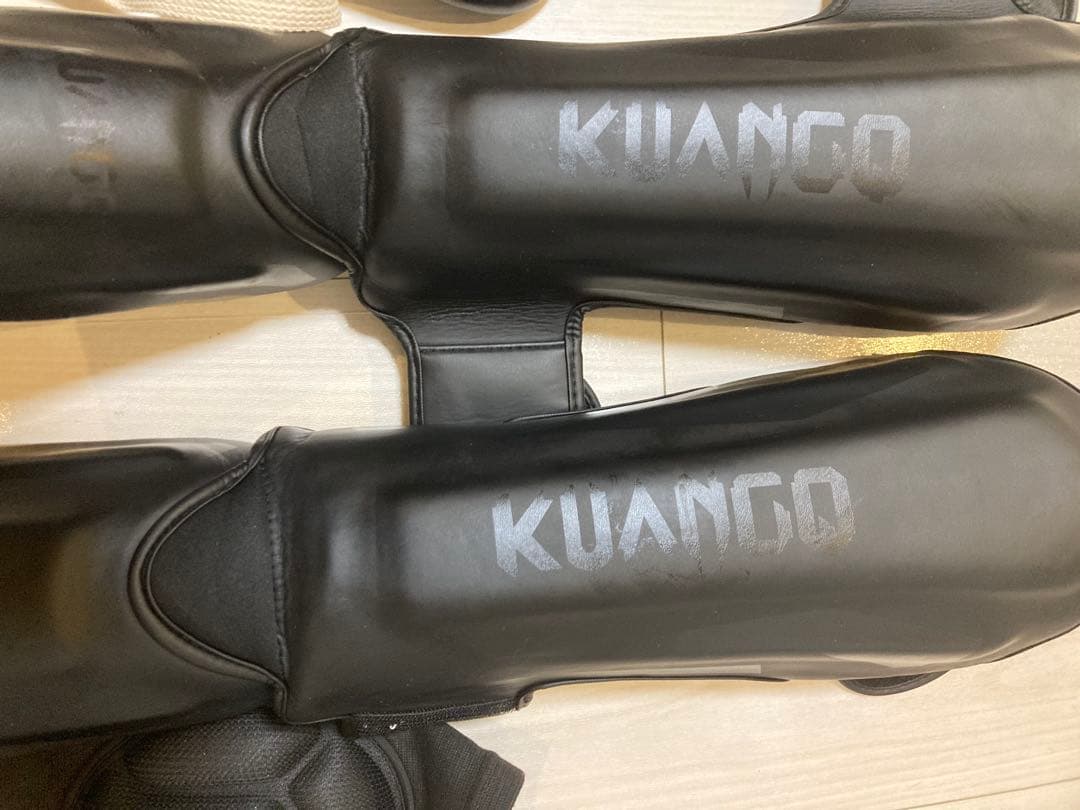 キックボクシング　格闘技　Adidas ボクシンググローブ ミットセット(鞄付)