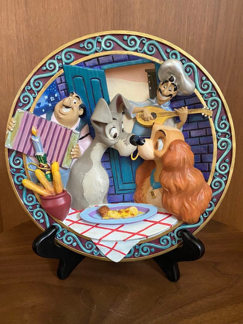 ディズニー世界5000枚限定　わんわん物語　レリーフプレート 3D 飾り皿　70