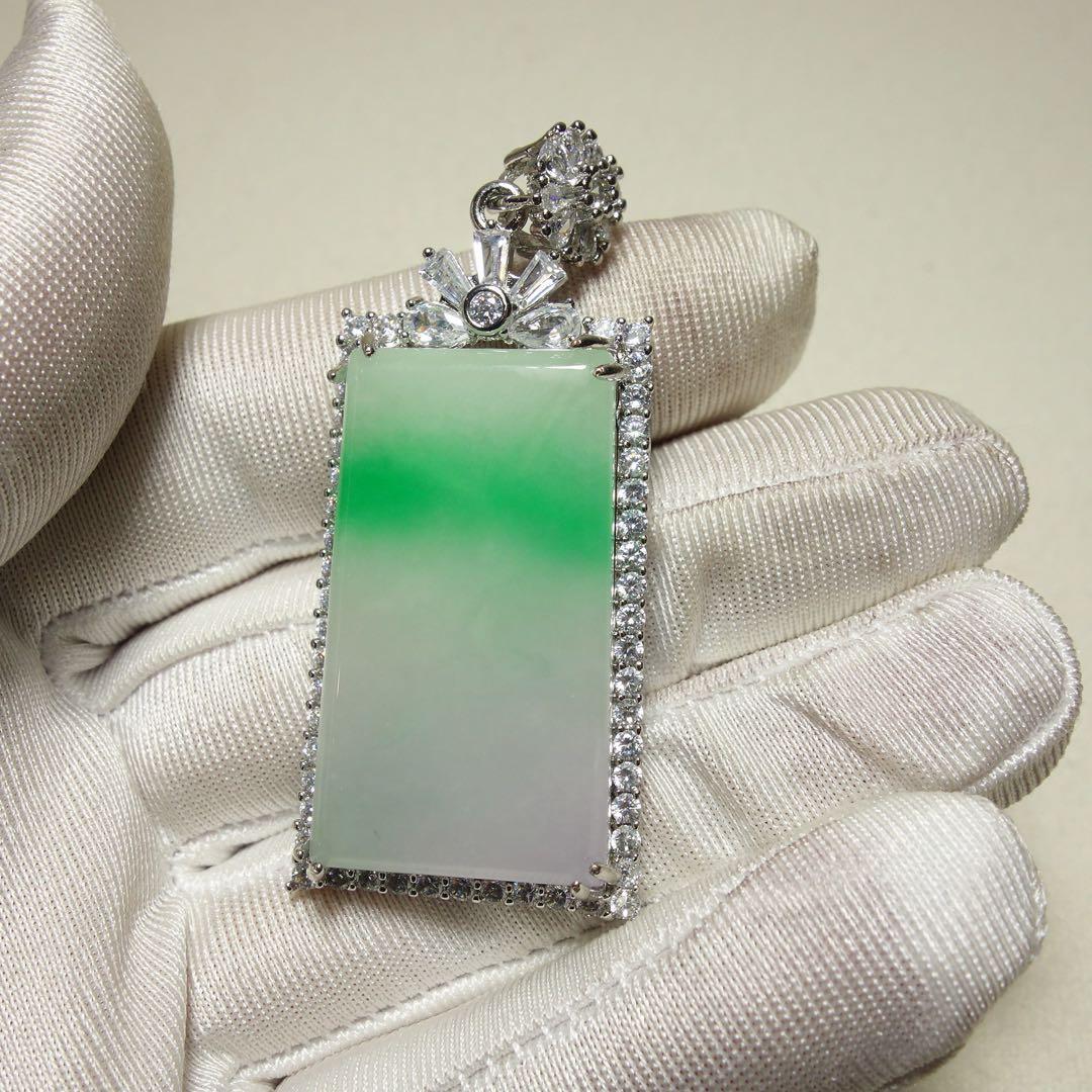 翡翠　ペンダント　天然石　時代物風C1A046