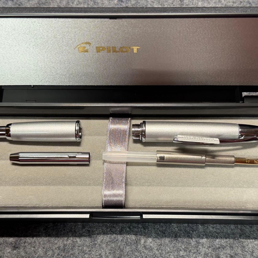 パイロット万年筆 キャップレス 〈M〉中字(未使用)