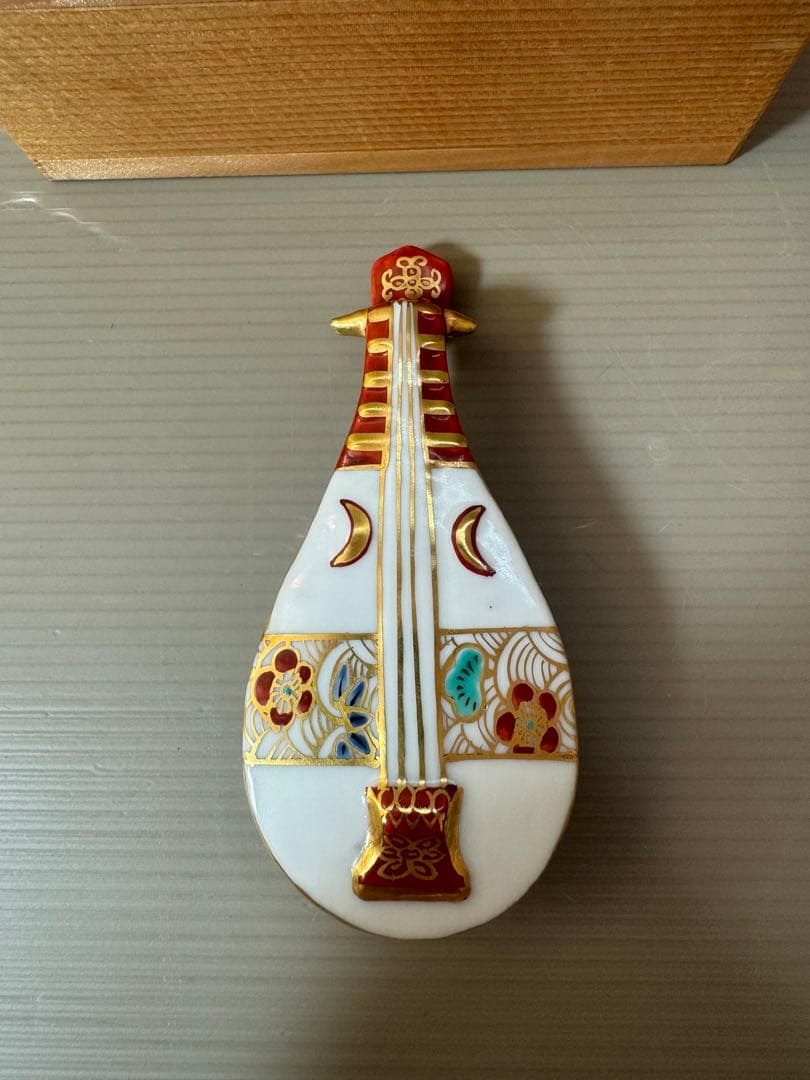 2715 茶道具 香合 色絵 琵琶　高野昭阿弥作　共箱