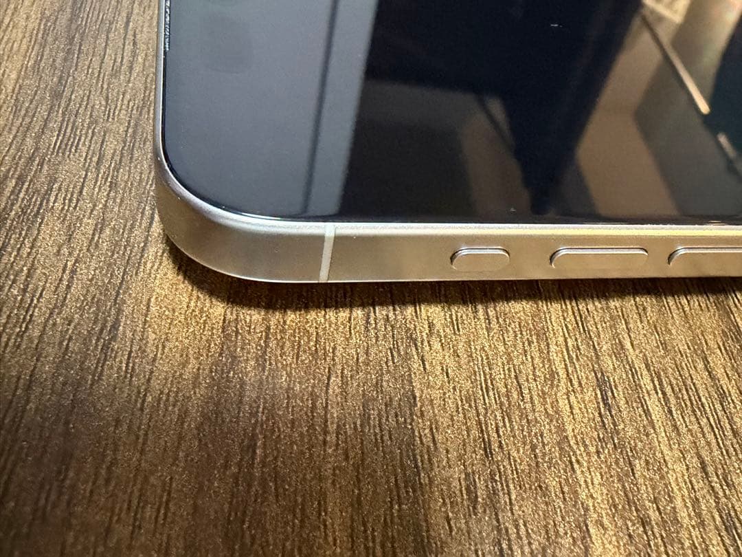 専用　Apple iPhone 15Pro ホワイト 本体美品＋付属品＋おまけ