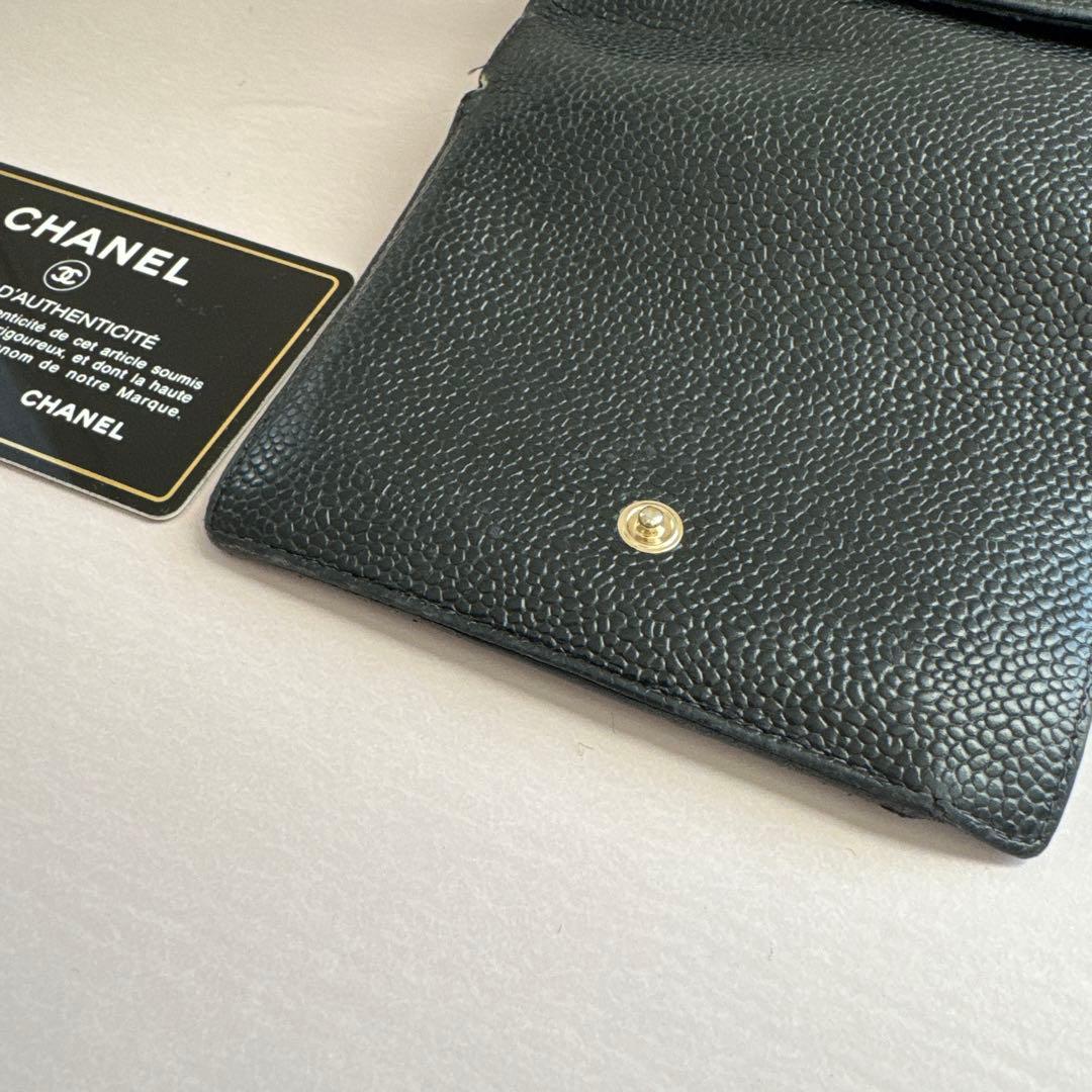 シャネル　二つ折り財布　箱とギャランティーカード 付き