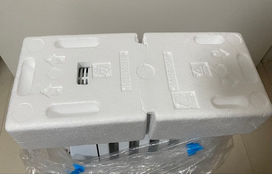 [美品]DeLonghi デロンギ　オイルヒーター ホワイトNJ0505E