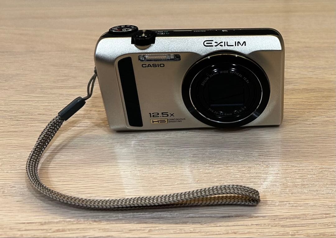 デジタルカメラ CASIO EXILIM EX-ZR300