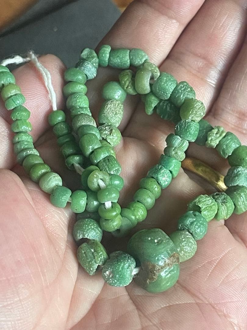 古墳期　硝子玉一連　風化　出土品　とんぼ玉