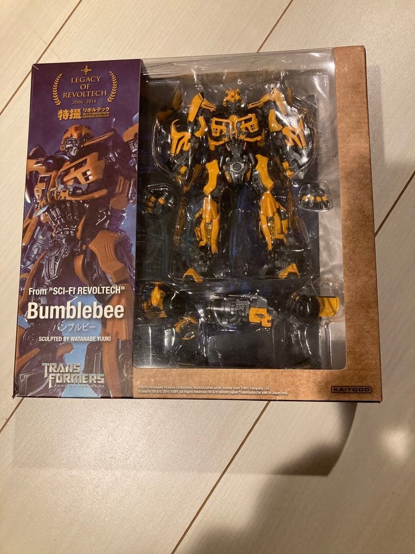 バンブルビー フィギュア リボルテック　トランスフォーマー