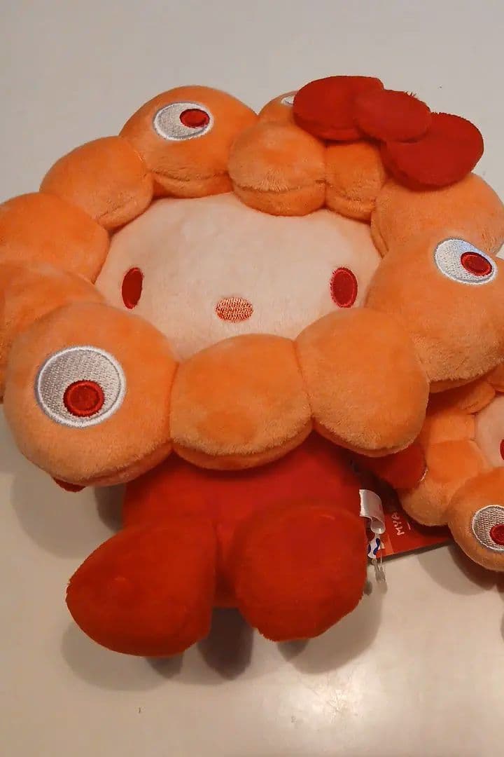 サンリオ　ミャクミャク　推しカラー　なりきり　ぬいぐるみ　Ｍ