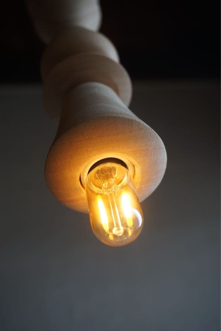 白木のペンダントライト