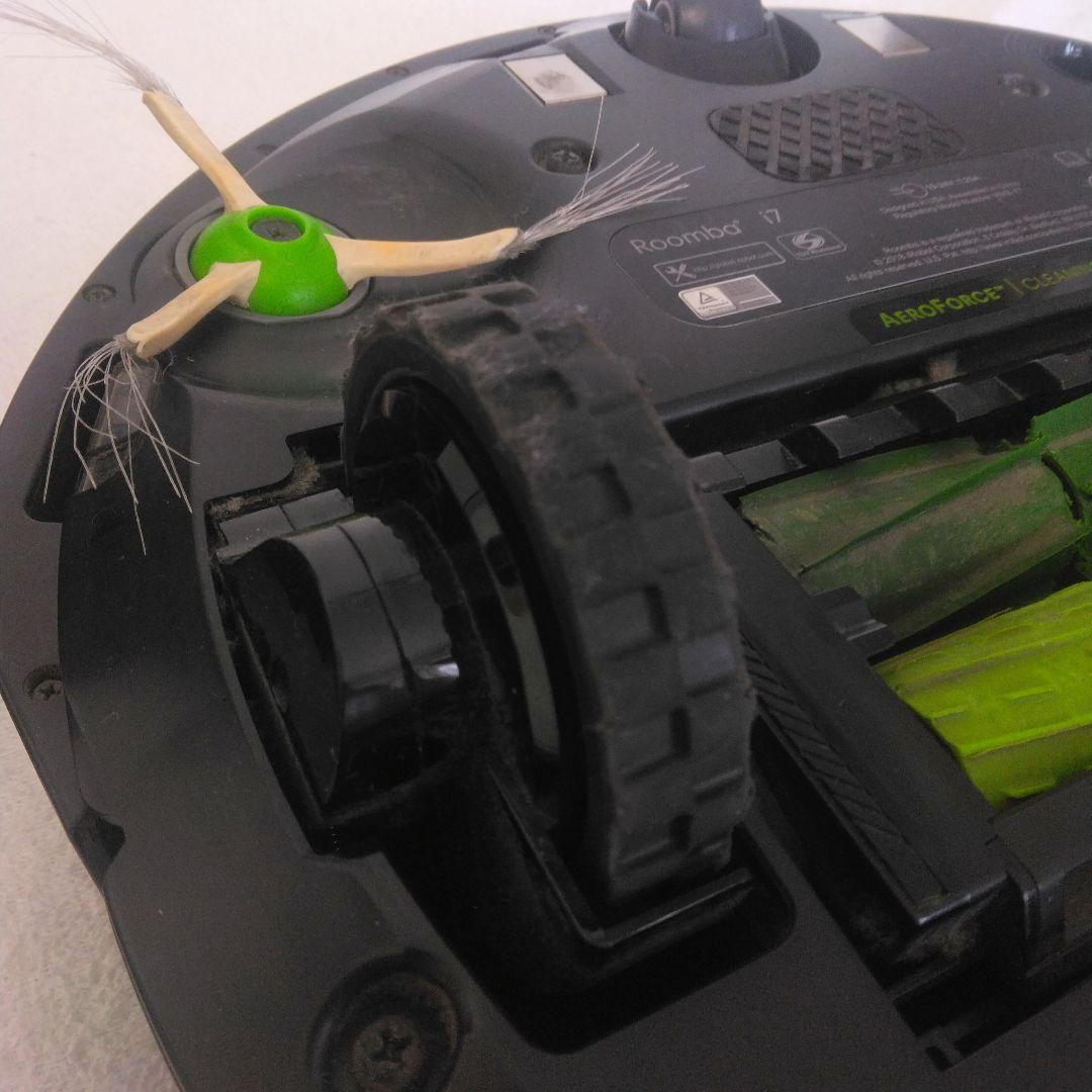 中古傷多数のため低価格！ 動作/充電確認OK Roomba i7