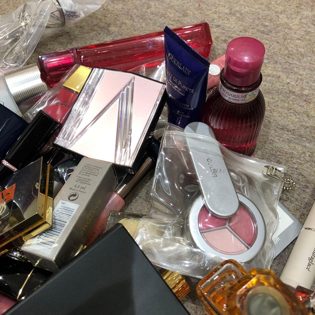 コスメまとめ　約60点　スック　　クレドポーボーテ他