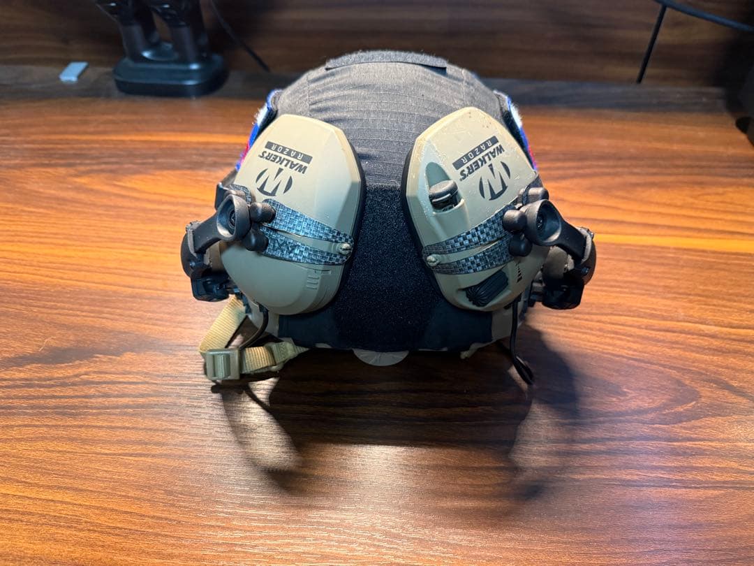 タクティカルヘルメット