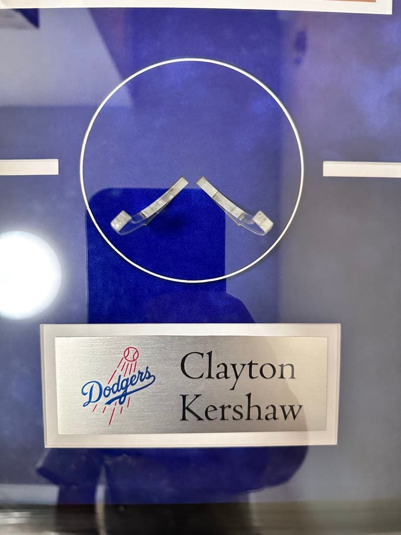 【セール】【額入り】 クレイトン・カーショー選手 サインボール 証明書付き