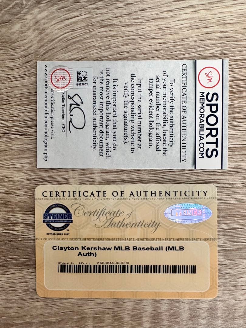 【セール】【額入り】 クレイトン・カーショー選手 サインボール 証明書付き