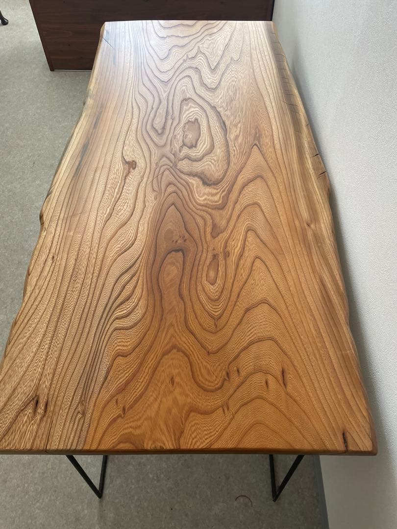 欅無垢一枚板ダイニングテーブル　オイル仕上げ　アイアン脚