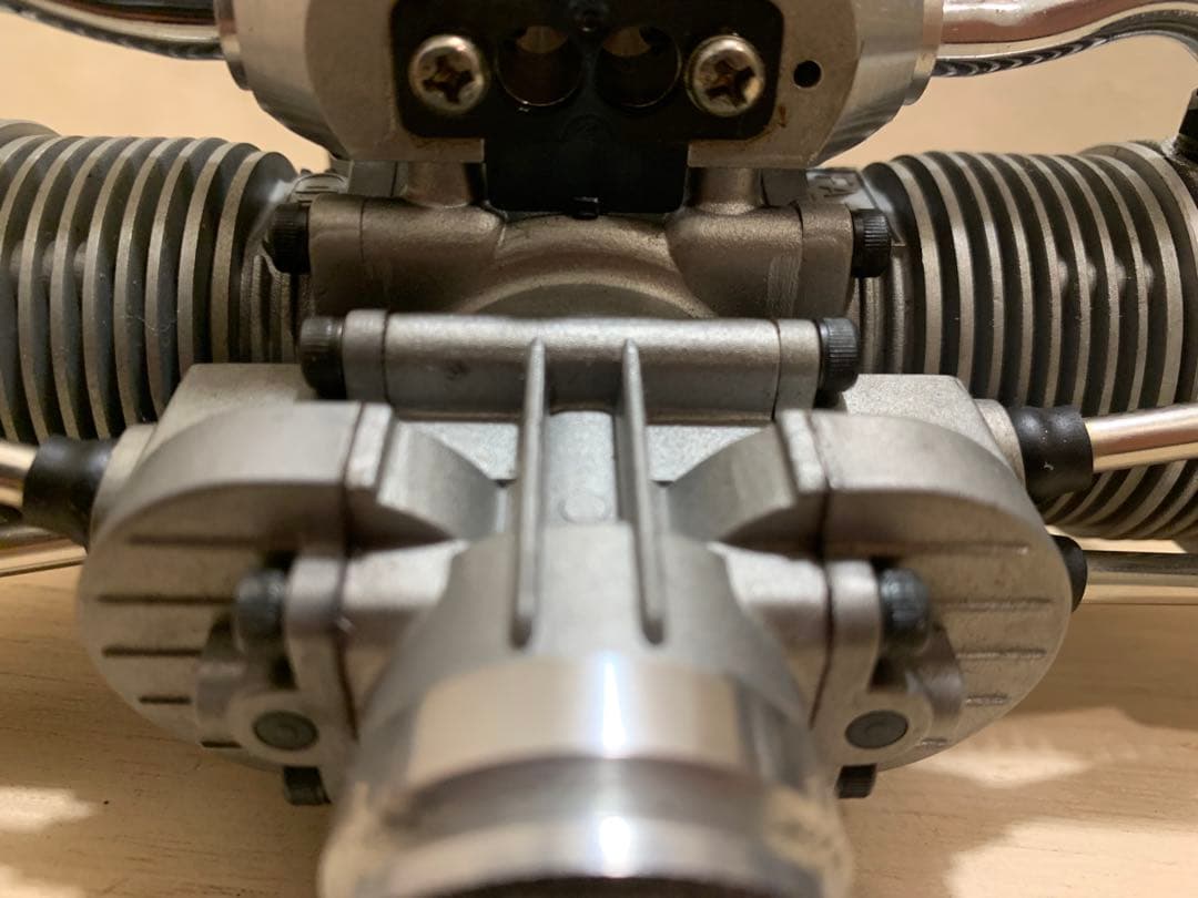 斉藤製作所　FA-90T 4サイクル2気筒水平対向エンジン　模型