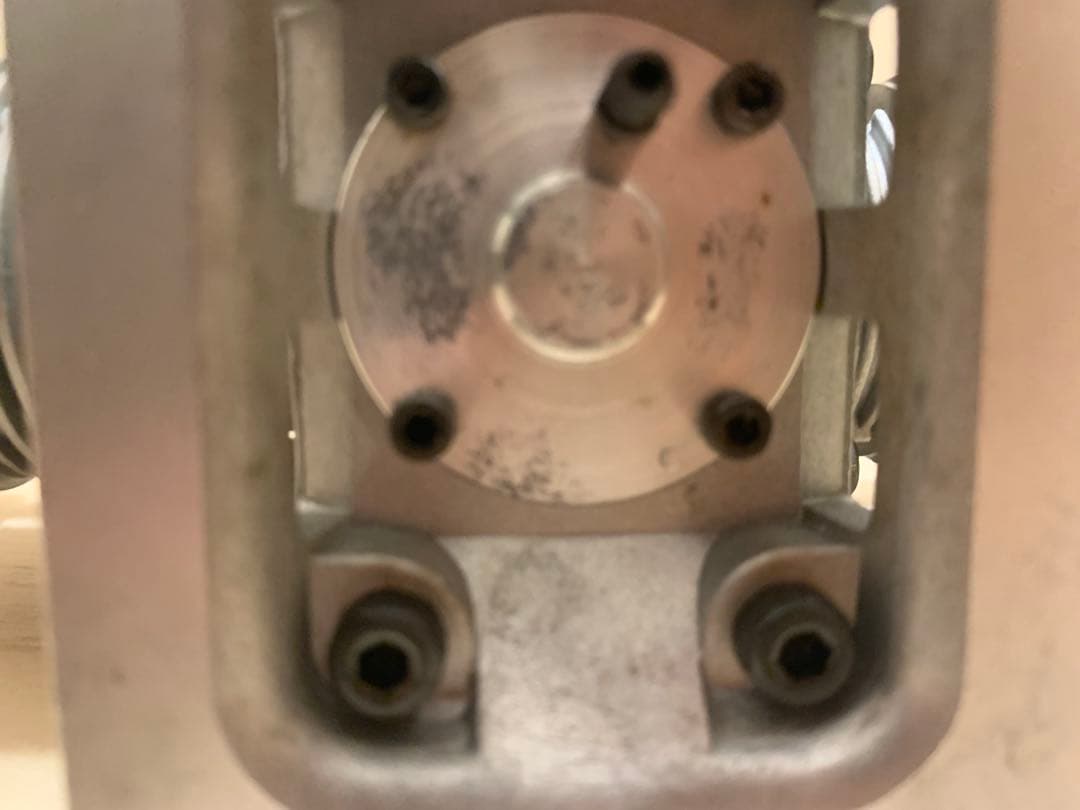 斉藤製作所　FA-90T 4サイクル2気筒水平対向エンジン　模型