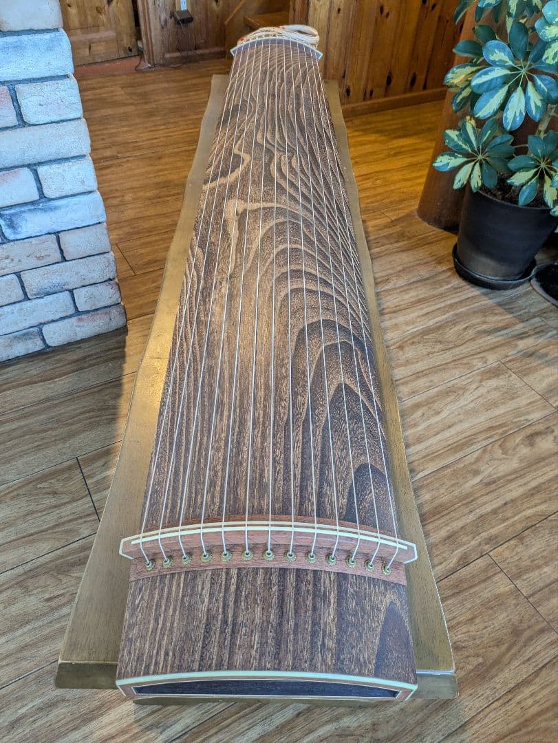 琴　和楽器　弦楽器 13弦　すだれ彫り　口絵　美木目