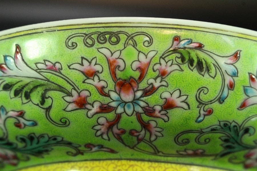 中国美術 粉彩 細密 花鳥紋 蓋物 乾隆年製 金彩 書(K-A384)