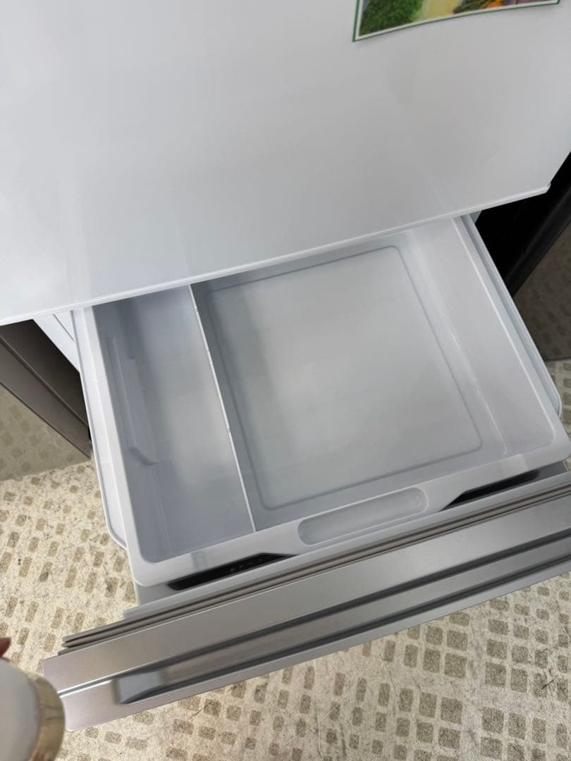 Hisense 大容量 3ドア冷蔵冷凍庫　ホワイト