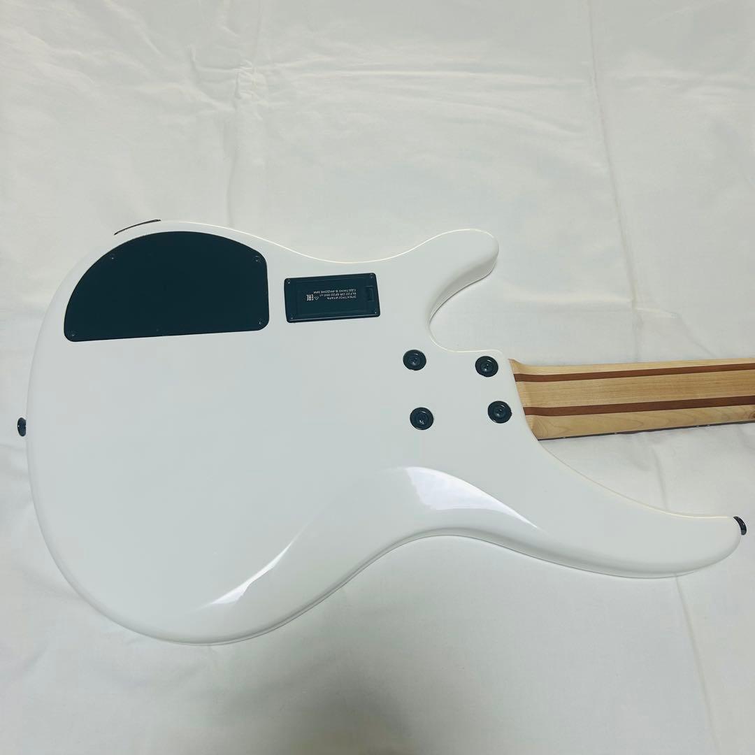 YAMAHA ヤマハTREX304 エレキベース　白　ホワイト　希少