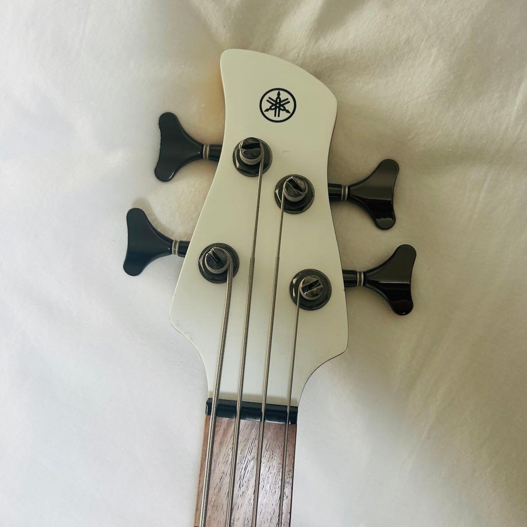 YAMAHA ヤマハTREX304 エレキベース　白　ホワイト　希少