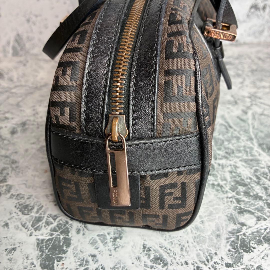 ✨FENDI✨　フェンディ　ハンドバッグ　ミニバッグ　ワンショルダーバッグ