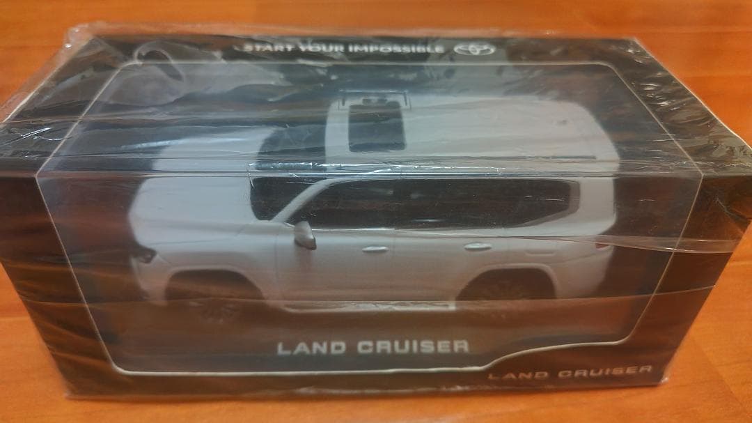 トヨタ プリウス & ランドクルーザー ミニカー2台セット