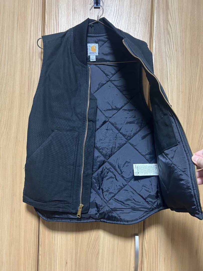 ✨Carhartt ブラック ジップアップベスト Sサイズ✨