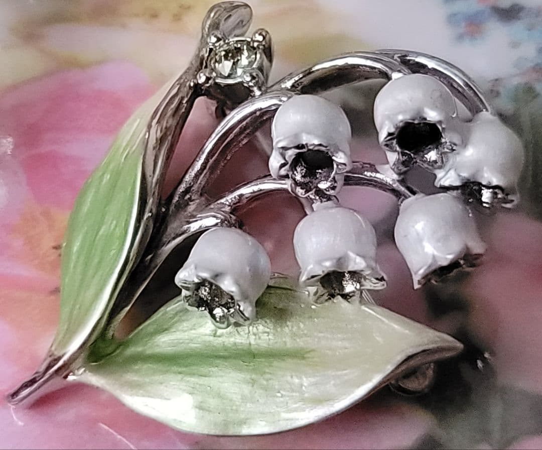 ヴァンドームブティック　ブローチ　スズラン　すずらん