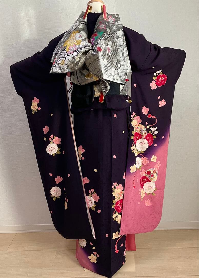 振袖　紫系　濃紫　鞠　桜　組みひも　金彩　正絹