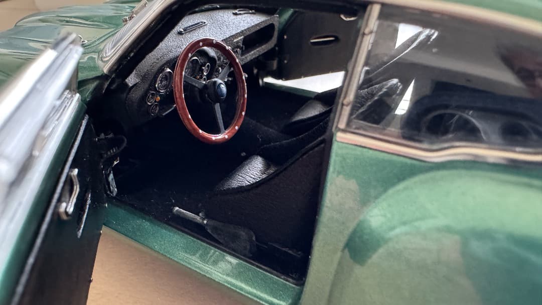 CMC 1/18 アストンマーティン DB4 GTツァガート