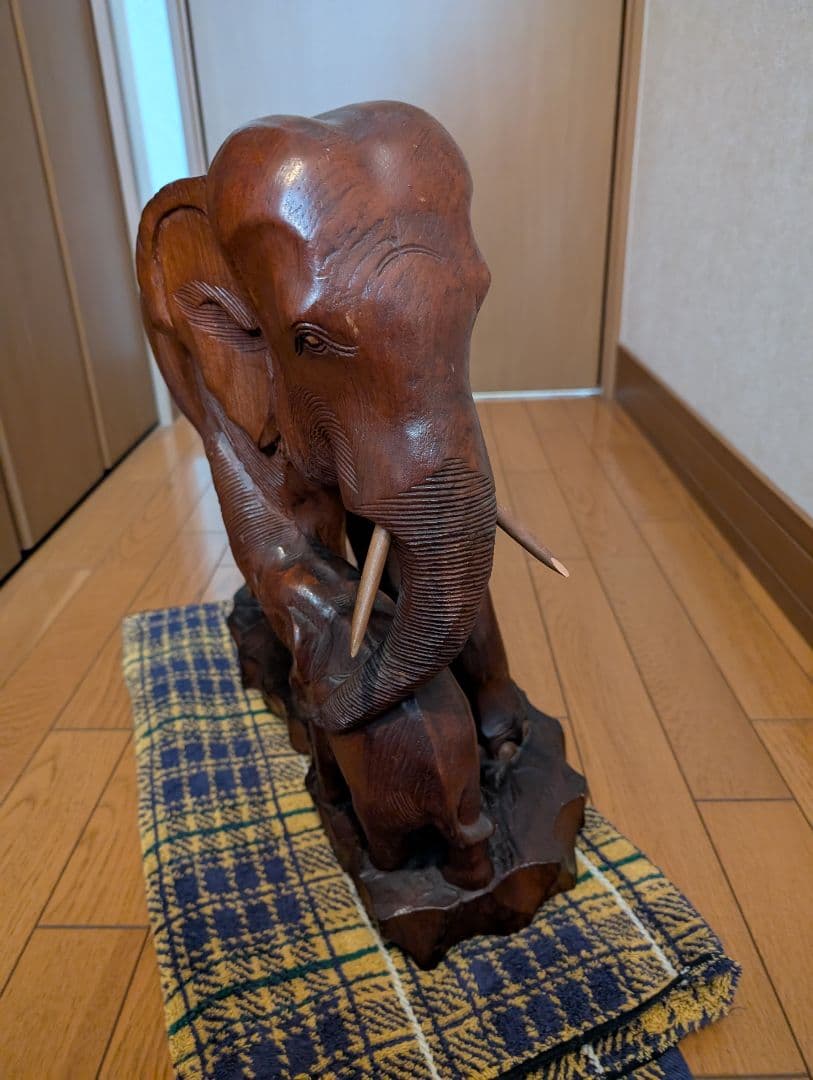 特大アンティーク木製象の彫刻 約30cm高さ46