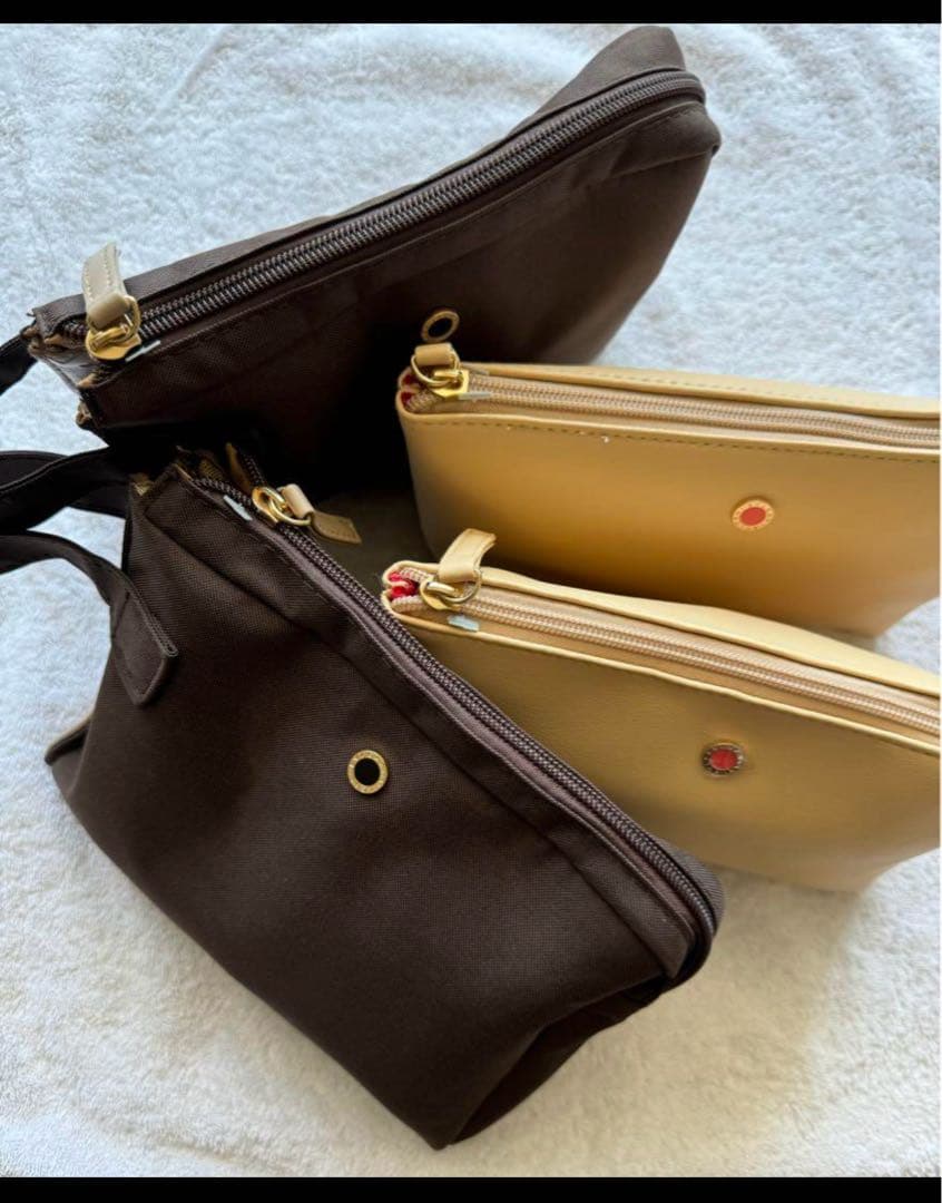 未開封　エミレーツ航空 ビジネスクラス ブルガリポーチ(4個)