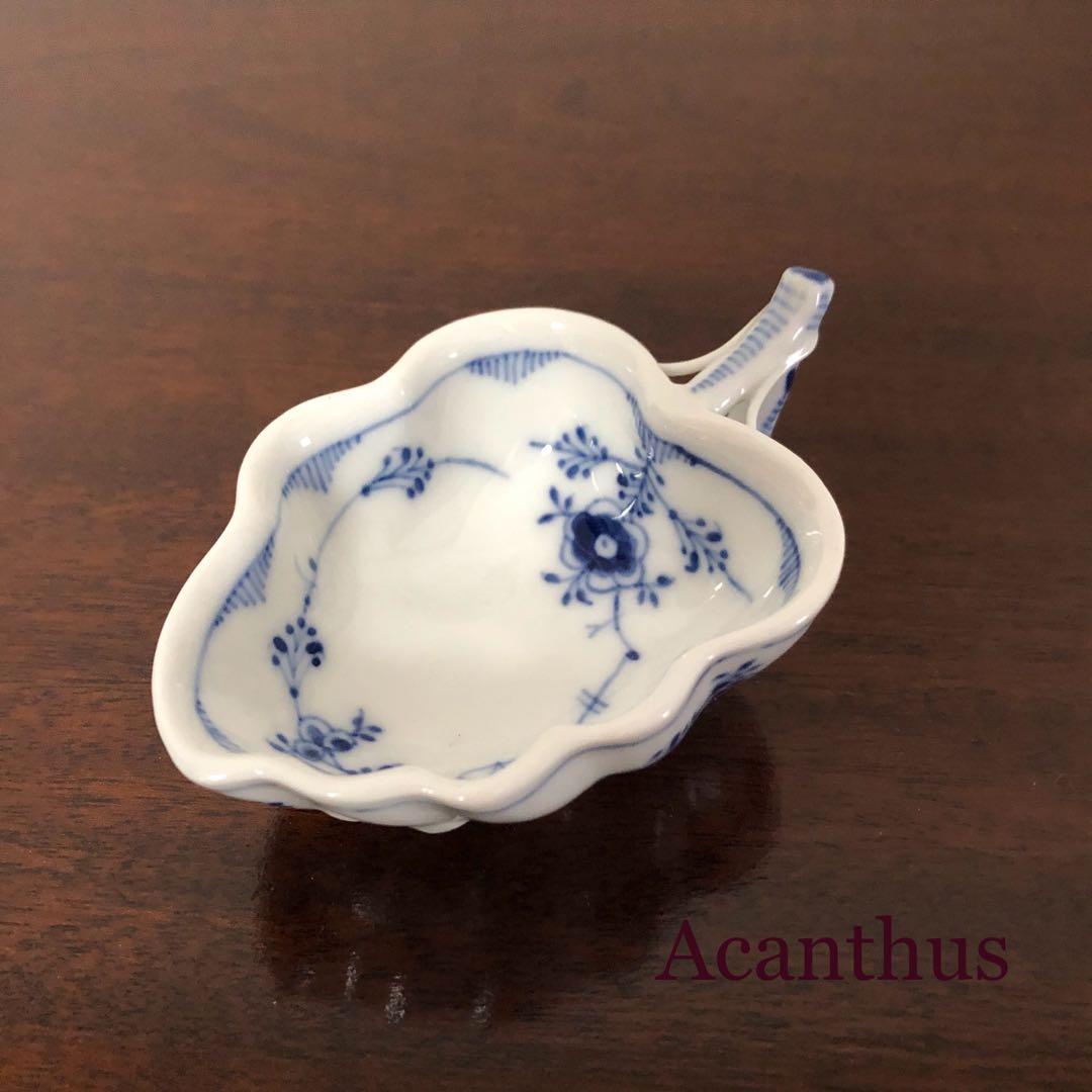   ブルーフルーテッド　リーフディッシュ