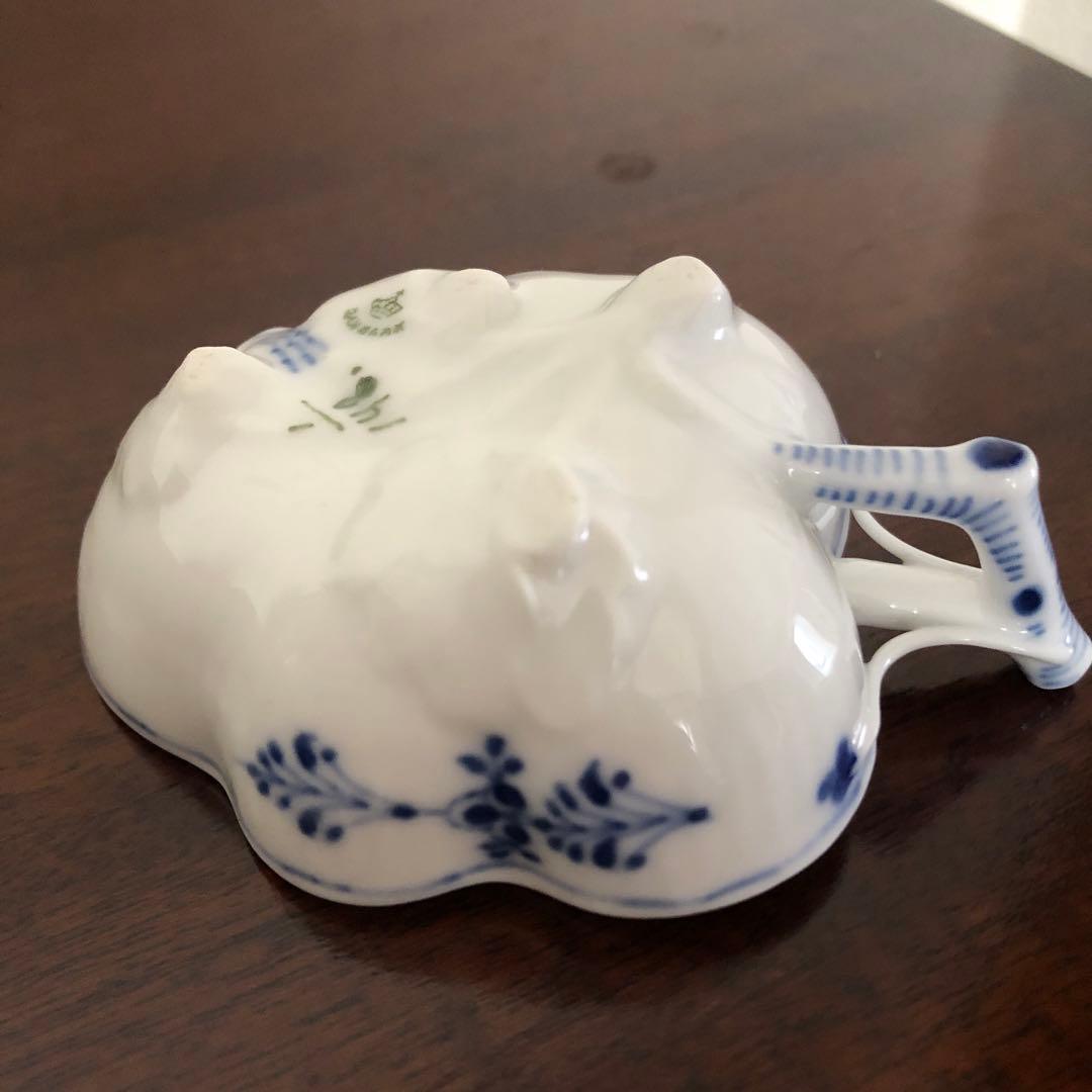   ブルーフルーテッド　リーフディッシュ