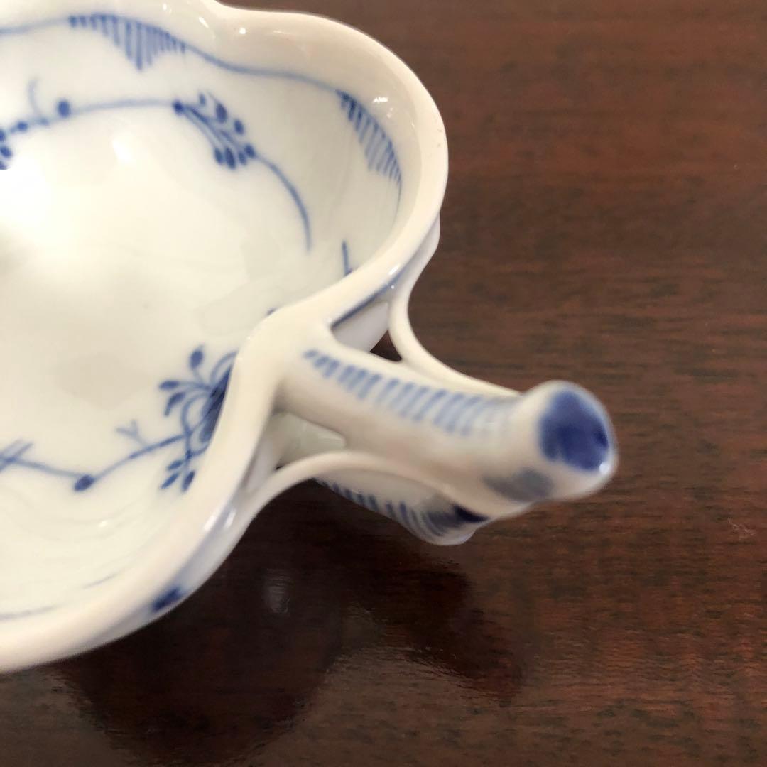   ブルーフルーテッド　リーフディッシュ