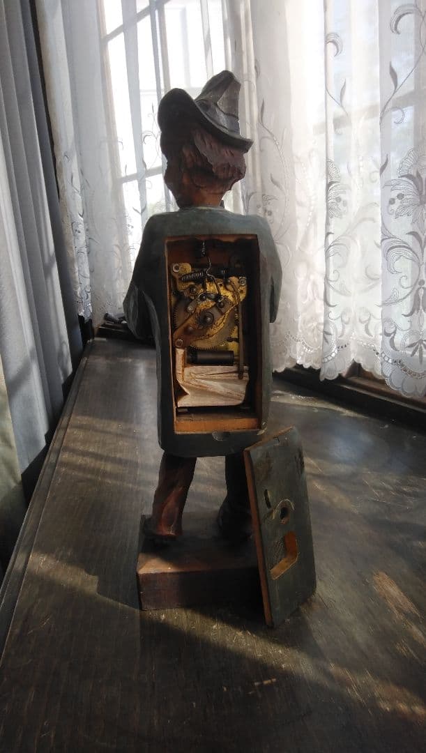 珍品コレクター向け 木製の西洋笛吹き人形