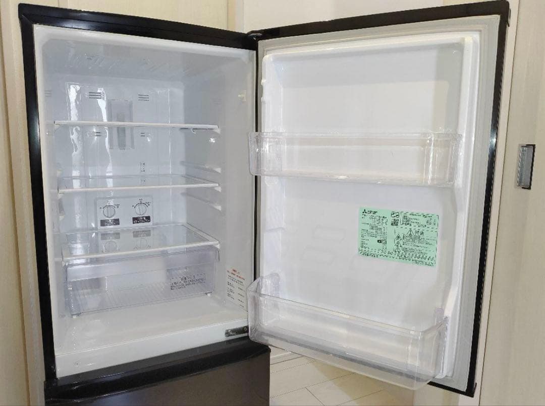 2020年製　MITSUBISHI 2ドア冷凍冷蔵庫 MR-P15E-B1