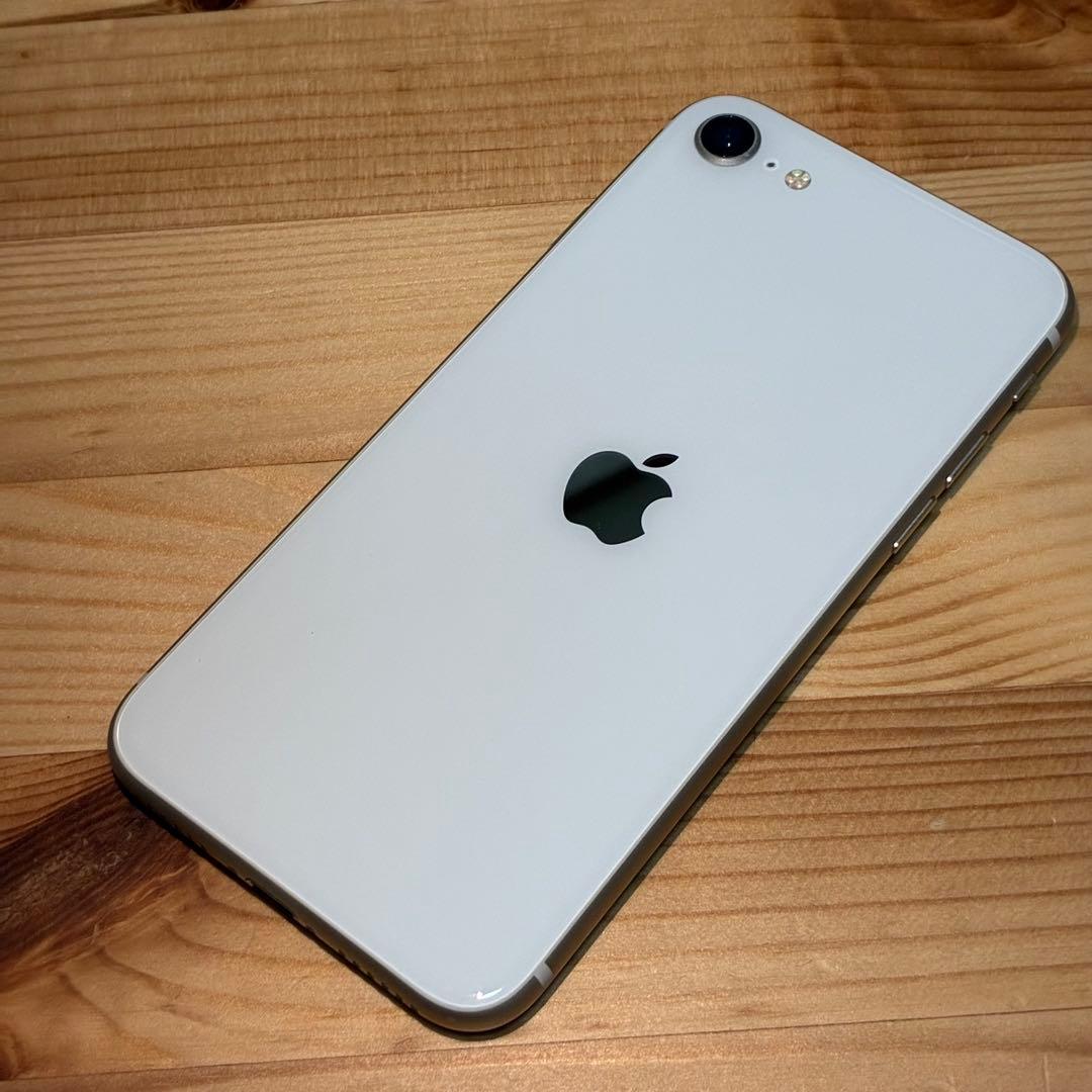 バッテリー新品　iPhoneSE第3世代64GB SIMフリー　美品　おまけ付き