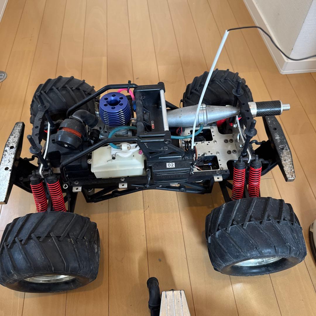 オフロードラジコンカー エンジン付き ギガクラッシャー　スペアパーツ大量