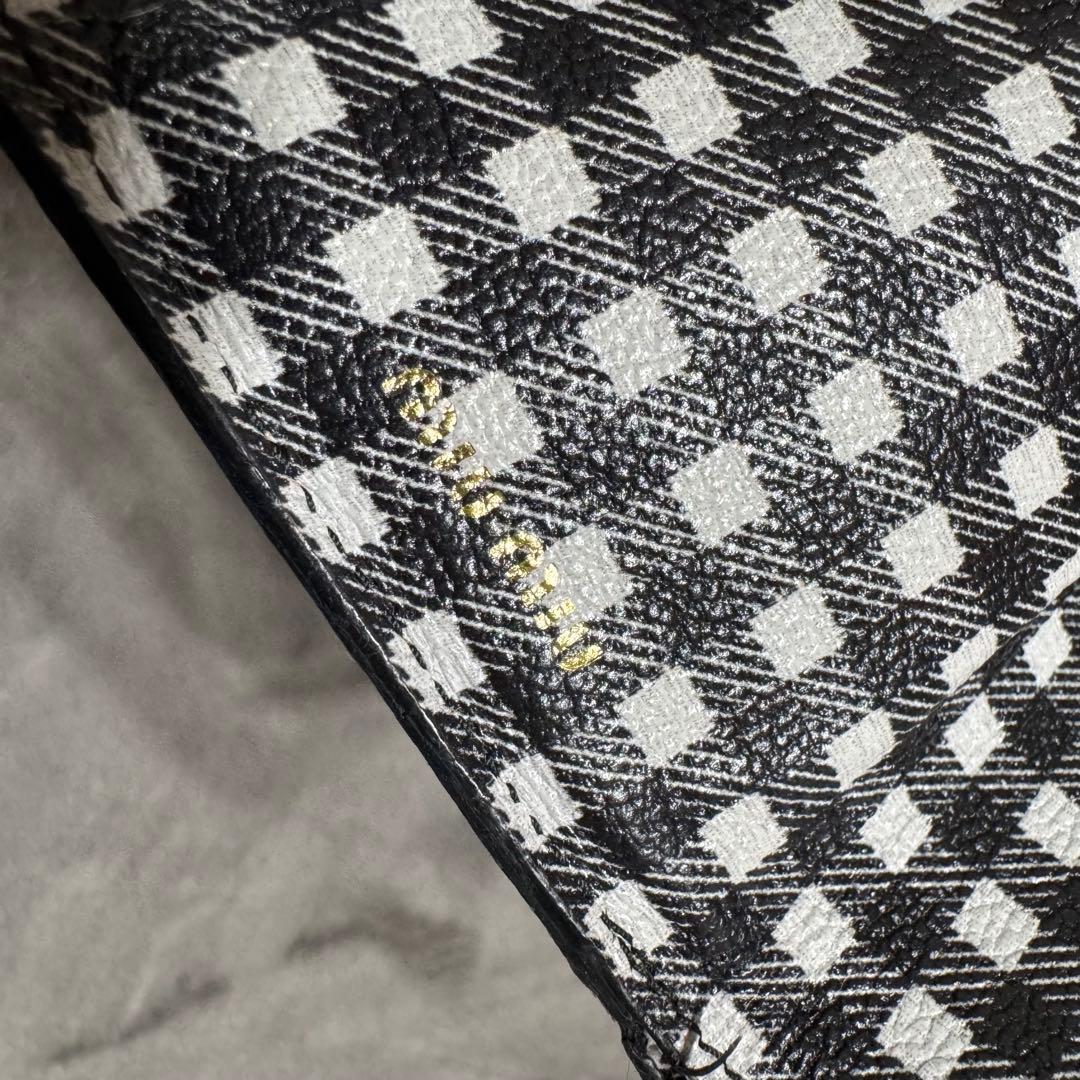 ミュウミュウ　3つ折り財布　ギンガムチェック　レザー　白　黒 ロゴ