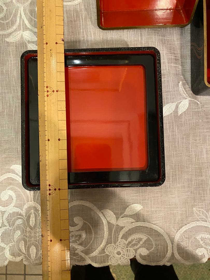 小型　４段重箱　青貝漆　台付　骨董品